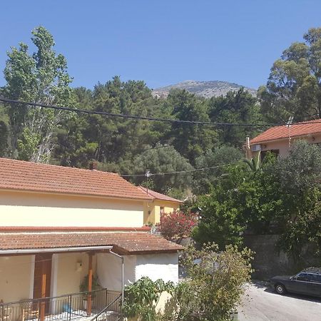 Moustakis Hotel Agia Efimia 외부 사진